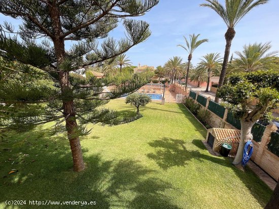 Villa en venta en Orihuela (Alicante)