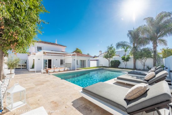  Villa en venta en Marbella (Málaga) 