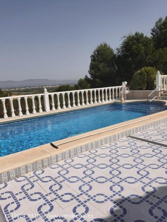 Villa en venta en Algorfa (Alicante)