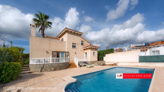 Villa en venta en San Miguel de Salinas (Alicante)