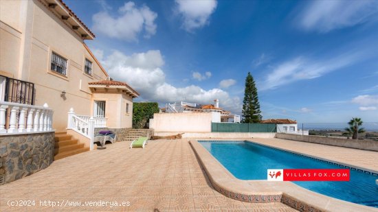 Villa en venta en San Miguel de Salinas (Alicante)