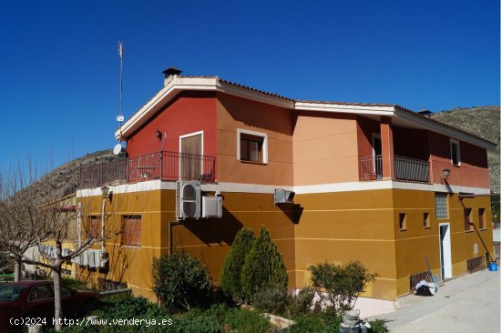 Villa en venta en Petrer (Alicante)