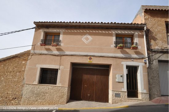 Chalet en venta en Pinoso (Alicante)