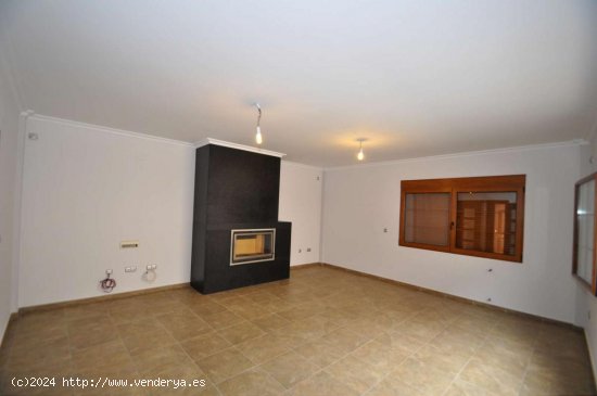 Chalet en venta en Pinoso (Alicante)