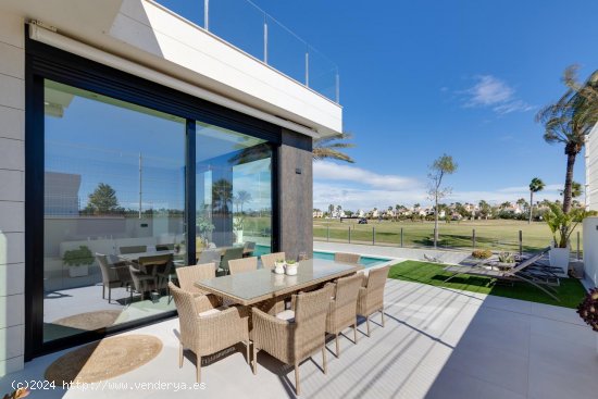 Villa en venta a estrenar en Pilar de la Horadada (Alicante)