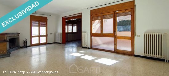 ¡Gran piso familiar con terraza y amplios espacios!