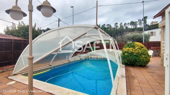 CASA UNIFAMILIAR EN CAN GUITART 5 HAB 3 BAÑOS, PISCINA, GARAJE