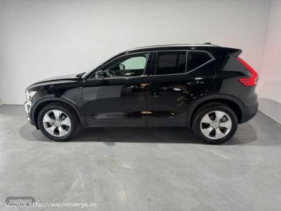 Volvo XC40 Momentum Pro, T2 manual de 2021 con 51.945 Km por 26.700 EUR. en Badajoz