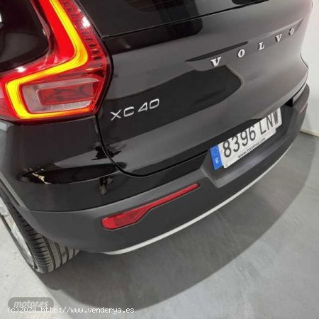 Volvo XC40 Momentum Pro, T2 manual de 2021 con 51.945 Km por 26.700 EUR. en Badajoz