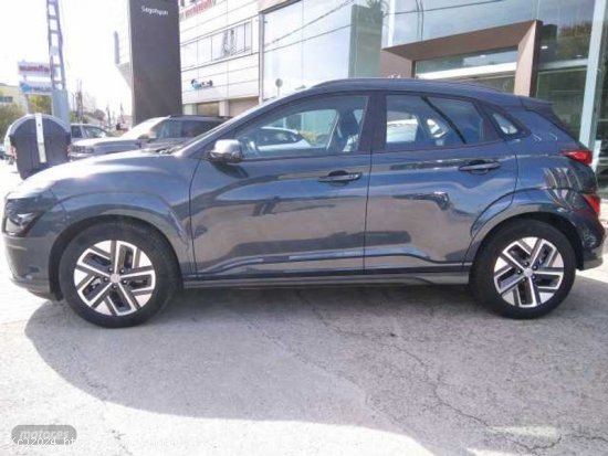 Hyundai Kona Electric Maxx 100kW de 2022 con 40.056 Km por 24.000 EUR. en Segovia