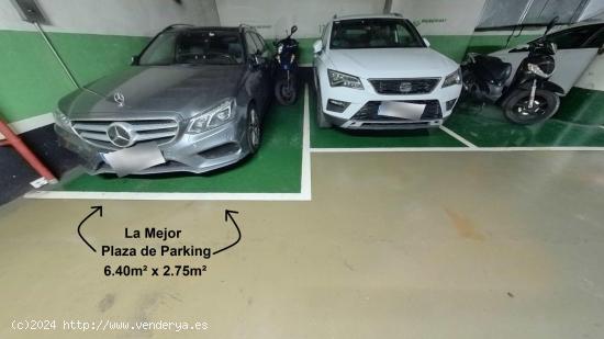 Garaje, Parking, de 17 m2 útiles, en Plaza las Palmeras, 08030, Sant Andreu palomar - BARCELONA