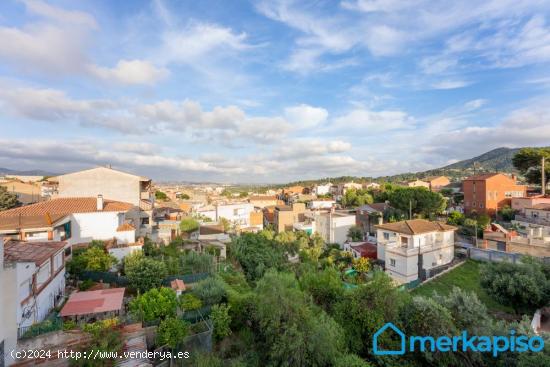 Se vende casa unifamiliar en Sant Vicens dels Horts - BARCELONA