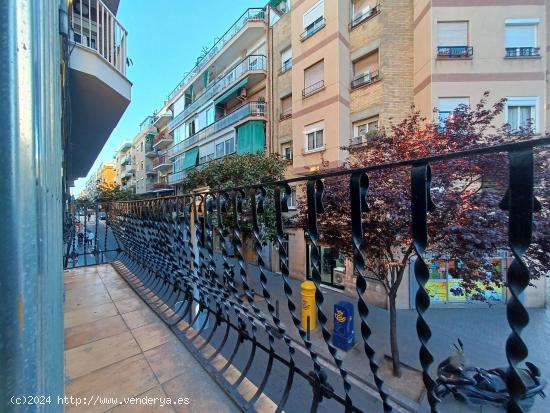 PISO EXTERIOR JUNTO MERCADO COLLBLANC - BARCELONA