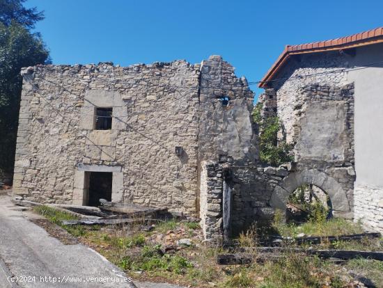 Terreno de 1000 metros con casa de piedra quemada - BURGOS