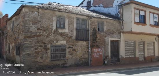 CASA DE PUEBLO CON NEGOCIO - LEON