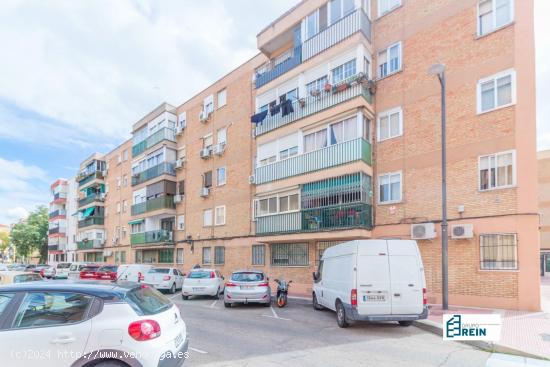 PISO DE 3 DORMITORIOS EN LA SEGUDA PLANTA SIN ASCENSOR DE LA CALLE RIO JORDAN 12 DE PARLA. - MADRID