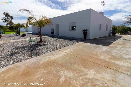 VERDE, AGUA, LUZ, PAZ Y CALIDAD DE VIDA EN EL CAMPO DE GOLF DE BADAJOZ - BADAJOZ