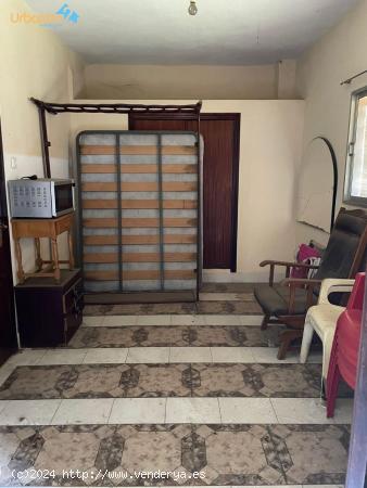 CASA INDEPENDIENTE DE 3 DORMITORIOS CON PATIO Y GARAJE A 30 MINUTOS DE BADAJOZ. - BADAJOZ