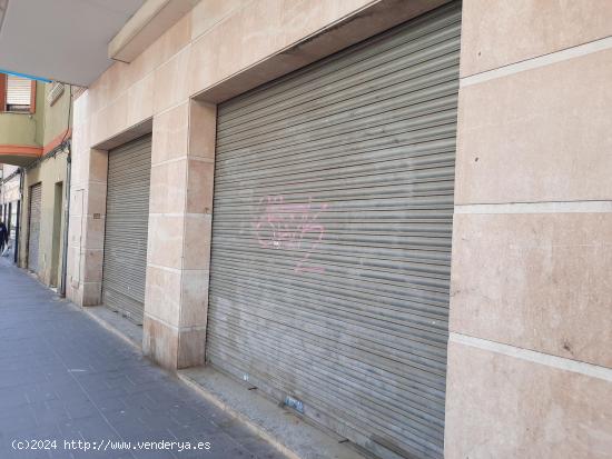 SE VENDE LOCAL COMERCIAL EN CASTELLDEFELS, ZONA CENTRO - BARCELONA