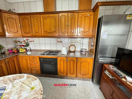 CASA CON TEJADO NUEVO EN EL CENTRO - CORDOBA