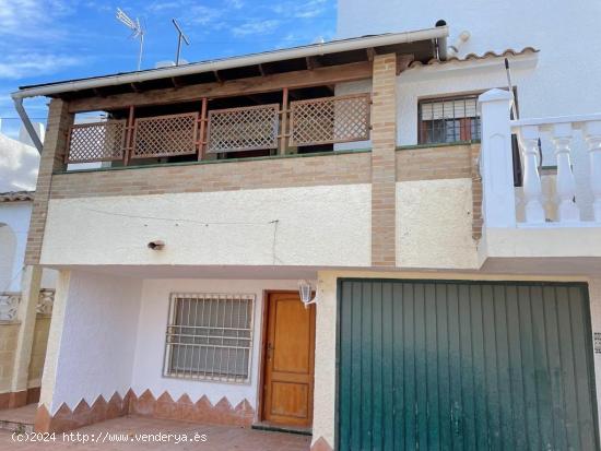 CHALET INDEPENDIENTE CON DOS PLANTAS EN LOS BALCONES ( TORREVIEJA ) - ALICANTE