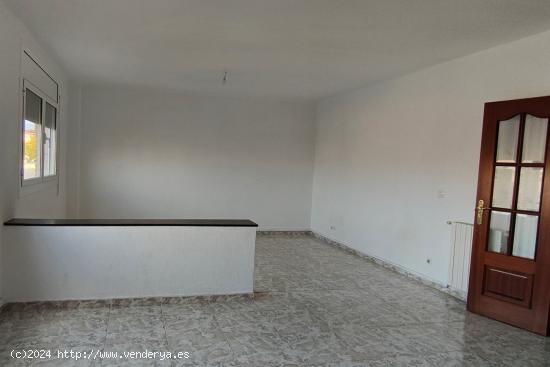 ¡ATENCIÓN INVERSORES! PISO EN VENTA EN EL BARRIO DE LA SAGRADA FAMILIA DE MANRESA CON INQULINO - B