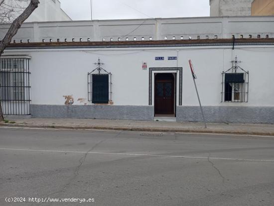 CASA INDEPENDIENTE PARA REFORMAR EN EL BARRIO ALTO - CADIZ