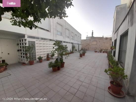  ESTUPENDO PISO EN EL CENTRO DE JEREZ CON ASCENSOR - CADIZ 