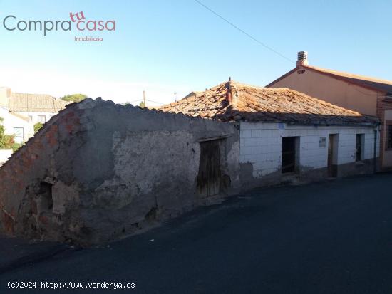 VENTA.-.CASA DE PUEBLO EN ZARZUELA DEL MONTE.-.SEGOVIA - SEGOVIA