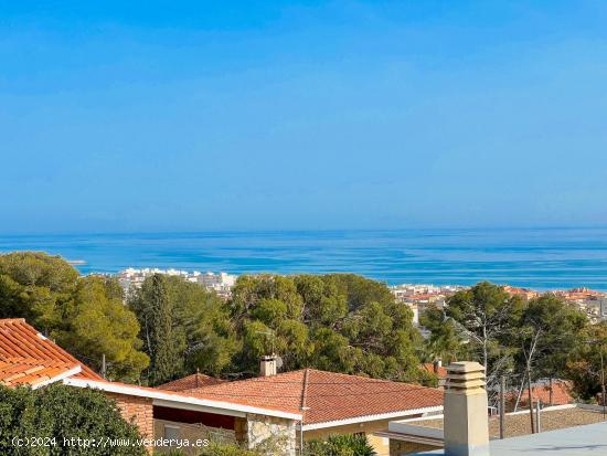 Singular Casa toda Nueva con un estilo rústico moderno. Impresionantes Vistas al Mar Mediterráneo.