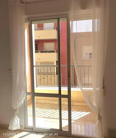 ALQUILER PISO DE TRES HABITACION CON DOS BAÑOS EN GUARDAMAR - ALICANTE