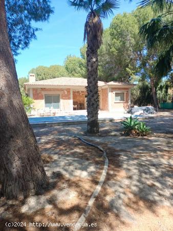 Chalet en Finca Maximino - MURCIA