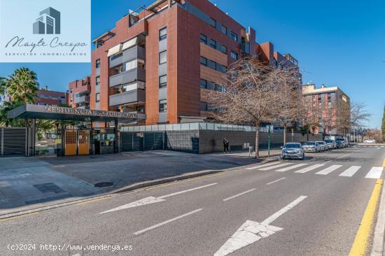  Presentamos este espectacular piso en Parque Lagos con garaje y trastero y una enorme terraza de 30m 