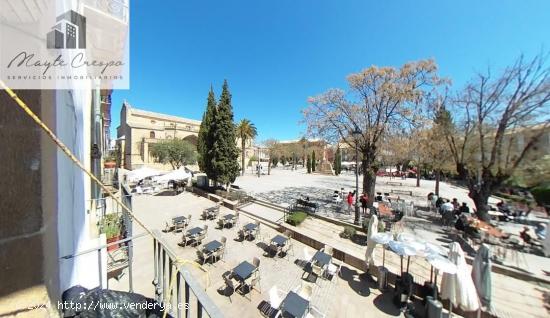  EDIFICIO EN PLAZA PRIMERO DE MAYO DE ÚBEDA - JAEN 