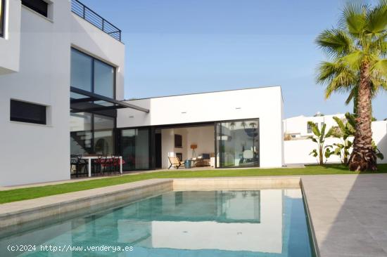  CHALET DE LUJO CON VISTAS AL MAR - CADIZ 