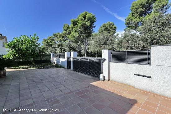 Se Vende en Palau Plegamans - BARCELONA