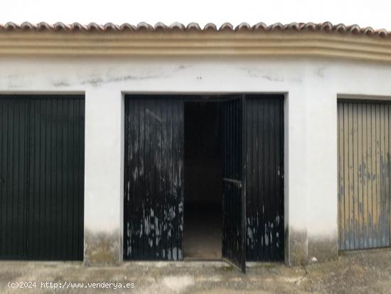 CASABANCO VENDE VIVIENDA  ADOSADA DE  TRES  DORMITORIOS  EN SALVATIERRA DE SANTIAGO - CACERES