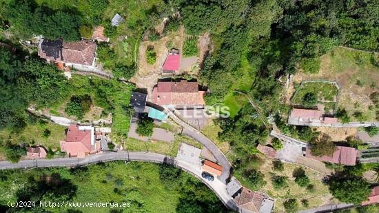 CASERIO CON TERRENO EN EL CASTRO MOREDA ALLER - ASTURIAS