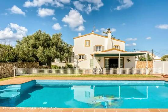  Chalet con amplia zona ajardinada - BALEARES 