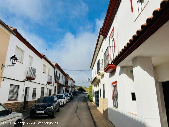 ¡Oportunidad única en Almadén de la Plata, Sierra Norte de Sevilla! - SEVILLA