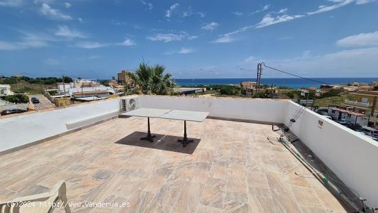 Bungalow reformado en 1 planta con impresionantes vistas al mar y gran solarium - ALICANTE