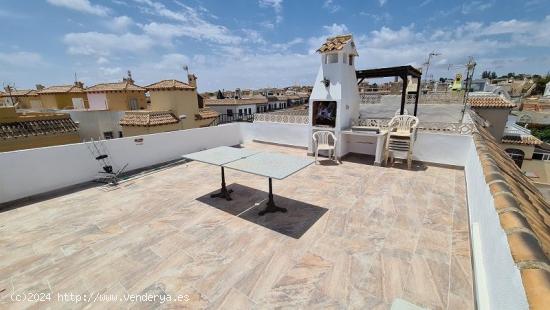 Bungalow reformado en 1 planta con impresionantes vistas al mar y gran solarium - ALICANTE