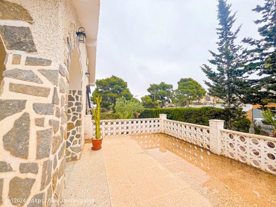 Villa en venta en Torrevieja (Alicante)