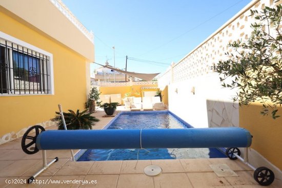 Chalet en venta en Orihuela (Alicante)