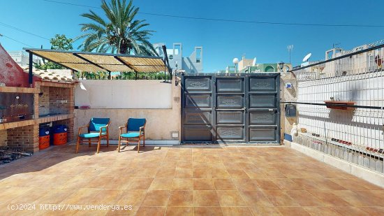 Chalet en venta en Torrevieja (Alicante)