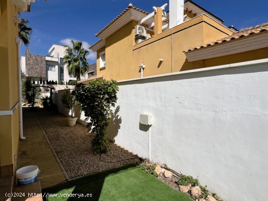 Villa en venta en Orihuela (Alicante)