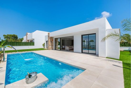 Villa en venta a estrenar en Los Alcázares (Murcia)