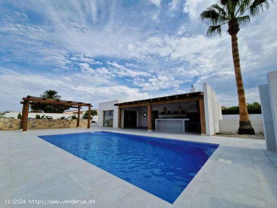  Villa en venta en Torrevieja (Alicante) 