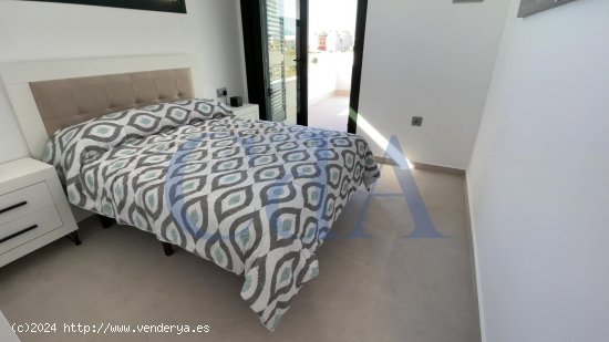 Villa en venta en Daya Nueva (Alicante)