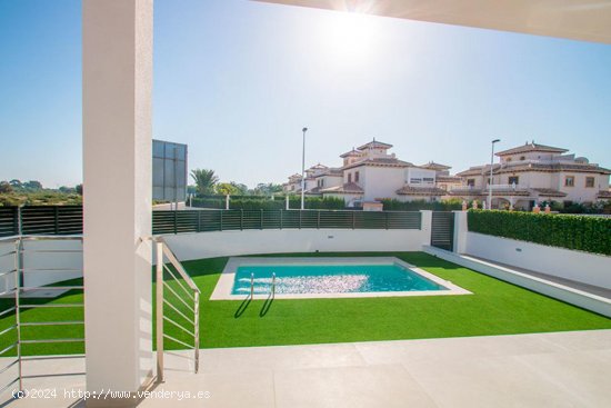 Villa en venta a estrenar en Elche (Alicante)